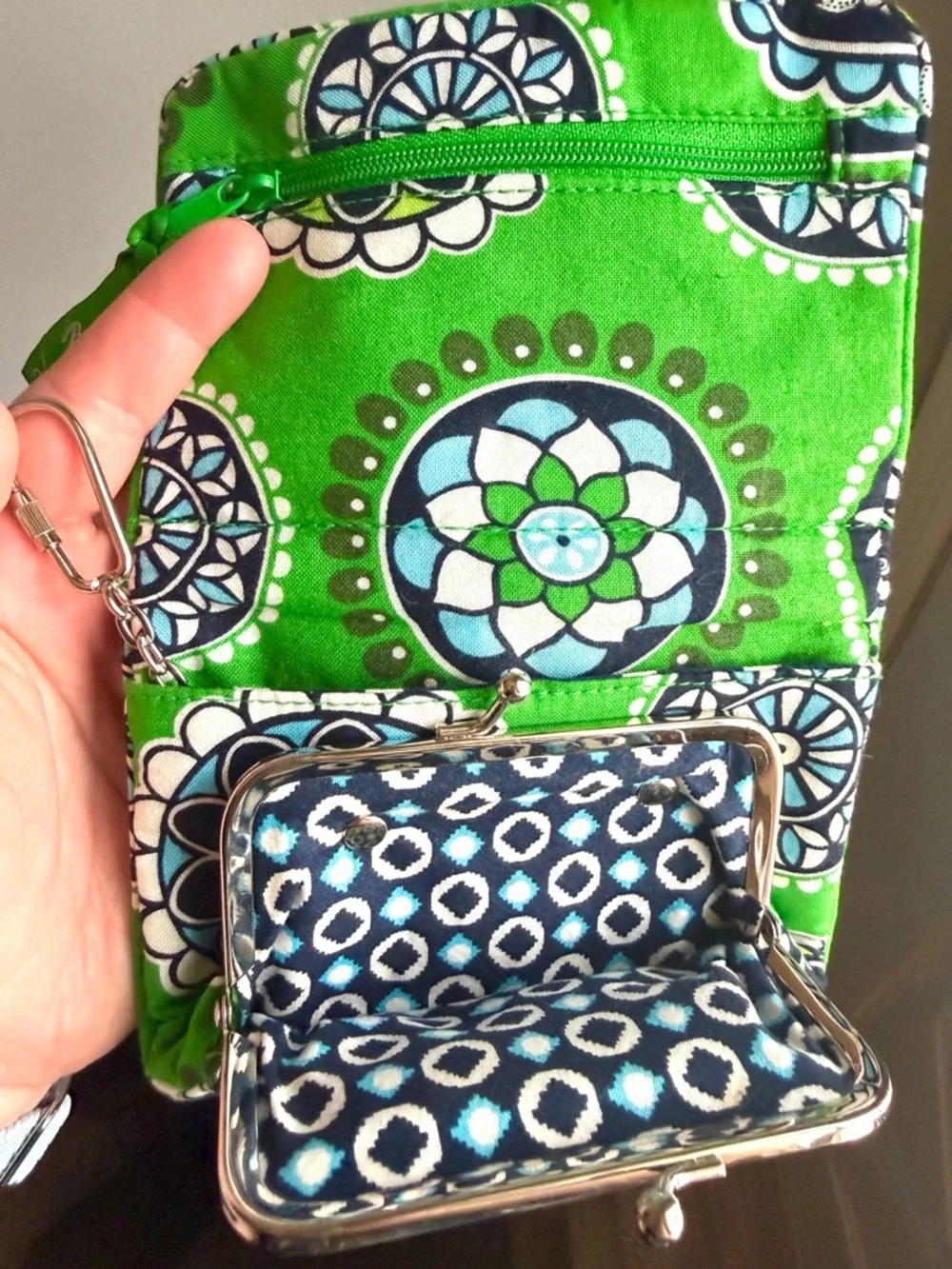 Vera Bradley Green Medallion Quilted Floral Zip Wallet - Picture 3 of 5